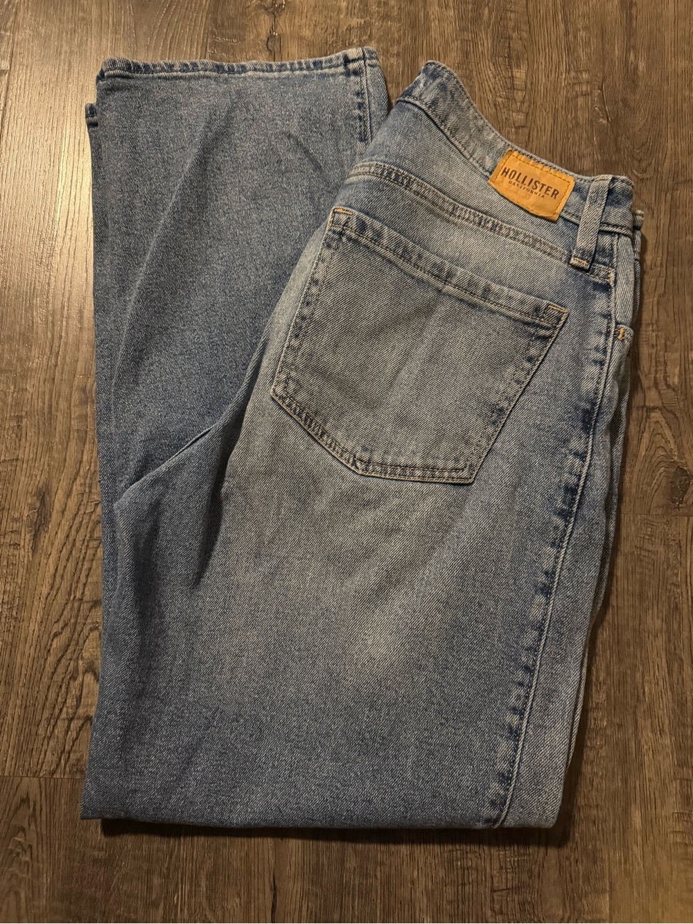 Hollister Women’s Blue Relaxed Fit Jeans - Ultra High- Rise Dad Jeans Size 12R